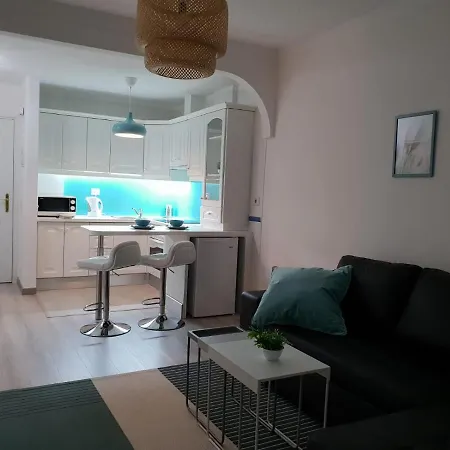 A Charming With A Swimming Pool Apartament *