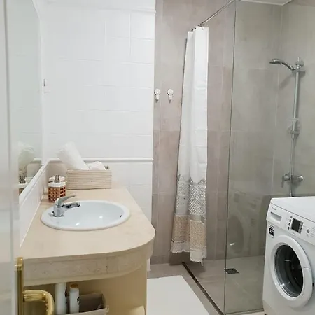 A Charming With A Swimming Pool Appartamento *