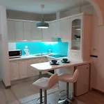 Apartmán A Charming With A Swimming Pool