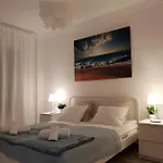 A Charming With A Swimming Pool Apartmán