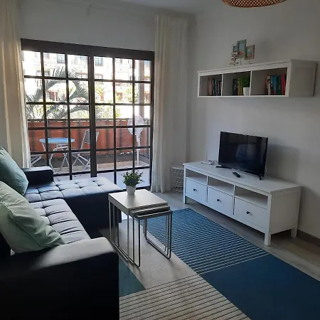 A Charming With A Swimming Pool Apartment *